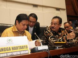 Airlangga, Satu-satunya Menteri Jokowi yang Merangkap Ketum Partai