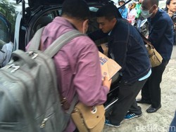 KPK Geledah Kantor Fredrich Yunadi sampai Lantai 3