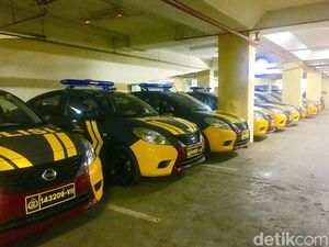 Detik-detik Jambret di Jaksel Bawa Kabur Mobil Patroli Polisi Saat Diamankan Detik-detik Jambret di Jaksel Bawa Kabur Mobil Patroli Polisi Saat Diamankan