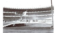 Penyalaan obor Asian Games 1962 di Stadion Utama GBK. Pada Asian games 2018, pembukaan dan penutupan juga dihelat di SUGBK lho. (dok. ANRI)