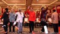 Potret Jokowi, Wapres JK dan Megawati Joget Maumere di HUT PDIP