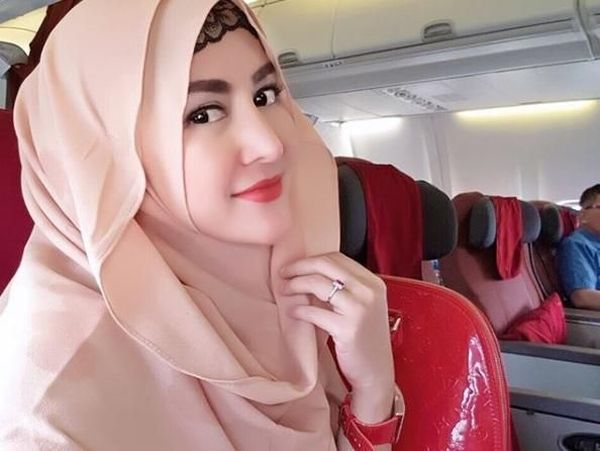 Komentar Manusia Tanpa Pori-pori di Instagram Cynthiara Alona