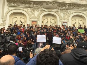 Kaum Muda Tunisia Membara