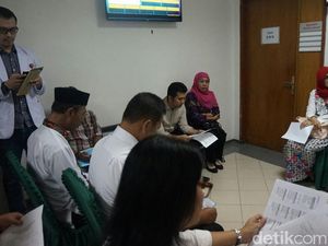 Khofifah-Emil dan Gus Ipul-Puti Jalani Psikotes