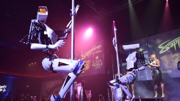 Foto: Robot-robot yang Tidak Senonoh