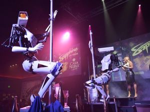 Dunia Sudah Gila! Ada Robot Menari Striptis