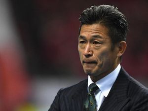 Jelang Ultah ke-51, King Kazu Teken Kontrak Baru