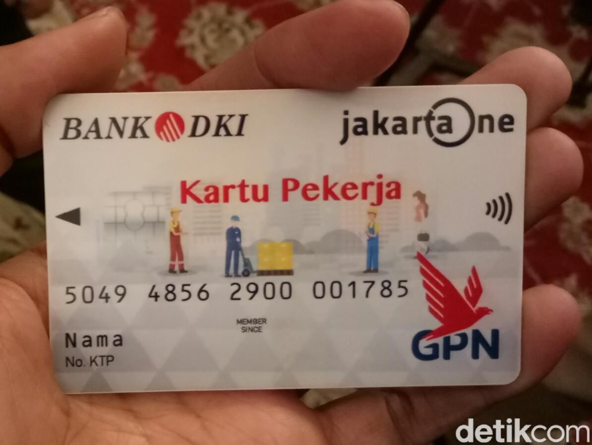 Pekerja Jakarta bisa naik transportasi umum gratis, mulai dari Transjakarta, MRT, LRT, hingga KRL dengan Kartu Pekerja Jakarta (KPJ).