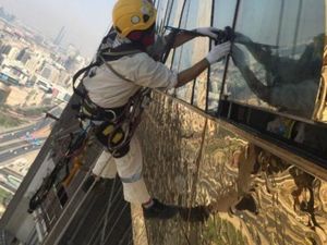 Uni Emirat Arab Tetapkan UU Kesetaraan Gaji Pria dan Wanita