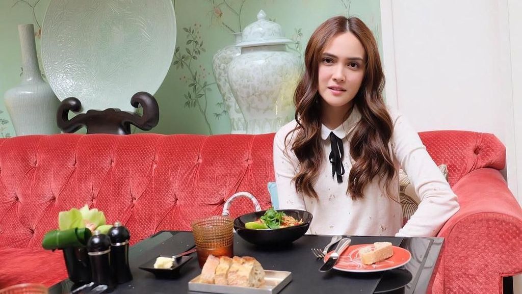 Ini 10 Foto Shandy Aulia sedang Mencicip Makanan di Maroko Hingga Paris Ini 10 Foto Shandy Aulia sedang Mencicip Makanan di Maroko Hingga Paris