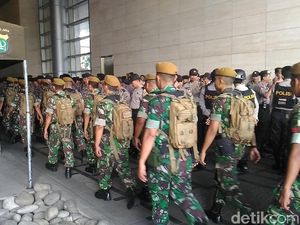 Kantor Facebook Dijaga Ketat, Ada 1.200 Polisi Siaga Amankan Demo Kantor Facebook Dijaga Ketat, Ada 1.200 Polisi Siaga Amankan Demo