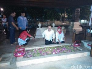 Ziarah ke Makam Bung Karno, Puti Kuatkan Langkah di Pilgub Jatim