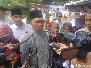 Ridwan Kamil Pastikan Tak Ada Mahar Pilwalkot 2013 dari Gerindra Ridwan Kamil Pastikan Tak Ada Mahar Pilwalkot 2013 dari Gerindra