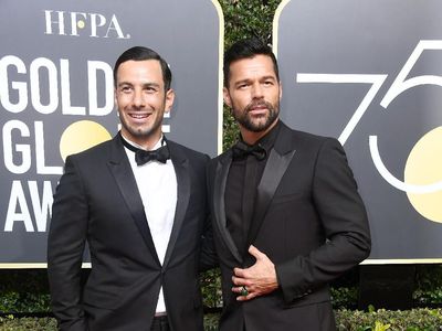 Foto: Kebersamaan Ricky Martin & Kekasih yang Diam-diam Nikah Sesama Jenis