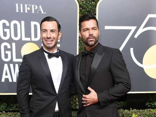 Foto: Kebersamaan Ricky Martin & Kekasih yang Diam-diam Nikah Sesama Jenis