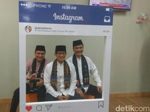 Hadiri HUT PTSP Ke-3, Sandi Bercanda soal HGB Reklamasi Hadiri HUT PTSP Ke-3, Sandi Bercanda soal HGB Reklamasi