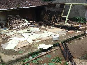 Dampak Tanah Bergerak Meluas, Belasan Rumah di Banjarnegara Dibongkar