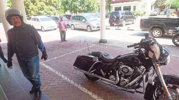Ngantor Naik Harley, Plt Wali Kota Cilegon: Waduh Nggak Tahu Harganya