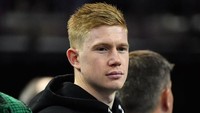 Gelandang Manchester City Kevin De Bruyne juga tak mau melewatkan kesempatan untuk menonton pertandingan NBA di London. Foto: Dan Mullan/Getty Images