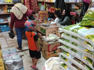 Harga Beras Tembus Rp 15.000/Kg, Warga Pilih Beli Beras Bulog