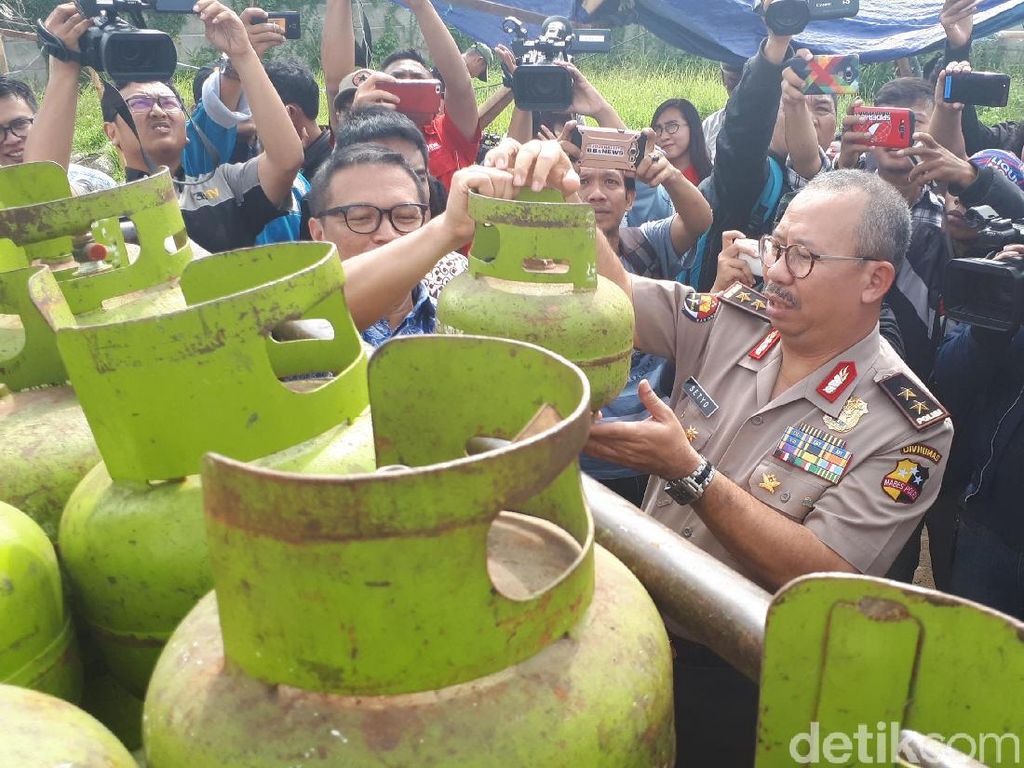 Gerebek Gudang Gas Oplosan di Tangerang, Polisi Sita Ribuan Tabung Gerebek Gudang Gas Oplosan di Tangerang, Polisi Sita Ribuan Tabung