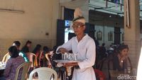 Foto: Warung Kopi Paling Hits di India Berumur 142 Tahun