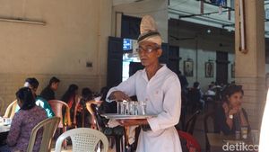 Foto: Warung Kopi Paling Hits di India Berumur 142 Tahun