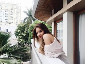 Cantik Banget! Pesona Syandria Kameron, Cicit Soekarno yang Bikin Gagal Fokus Cantik Banget! Pesona Syandria Kameron, Cicit Soekarno yang Bikin Gagal Fokus