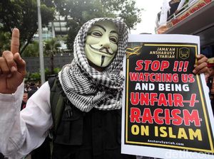 Massa FPI Berorasi di Kantor Facebook Massa FPI Berorasi di Kantor Facebook