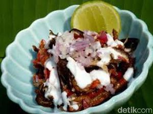 Lamaknyo Karabu Baluik, Salad Unagi Khas Minang