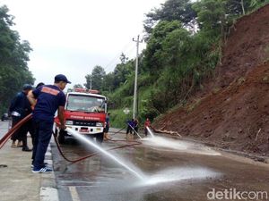 Material Longsor Rampung Dibersihkan, Lingkar Salatiga Kembali Dibuka