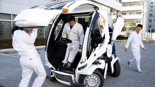 Mobil Transformers Buatan Jepang