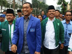JR Saragih Pamerkan Ijazah SMA yang Dilegalisir Disdik DKI