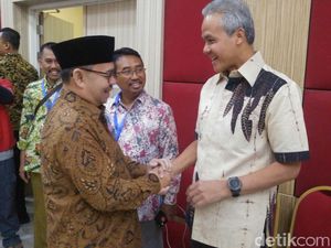 Ganjar dan Sudirman Tiba di RSUP dr Kariadi untuk Tes Kesehatan