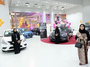 Pertama Kali! Showroom Mobil Khusus Wanita Dibuka di Arab Saudi