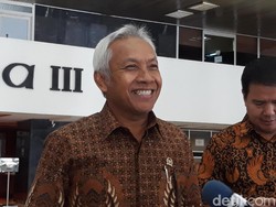 Wakil Ketua DPR Beda Sikap dengan Bamsoet soal Angket Iriawan