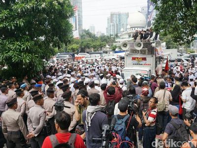 Foto: Massa FPI Mencari Kejelasan di Kantor Facebook