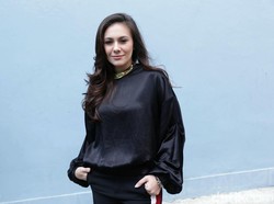 Shaloom Kuliah di Luar Negeri, Wulan Guritno Curigaan Terus