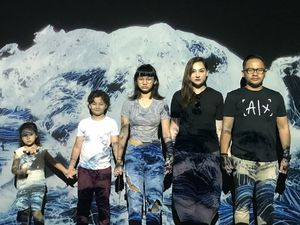 Liburan ke Bali, Mona Ratuliu dan Anak-anak Sibuk Belajar Surfing Liburan ke Bali, Mona Ratuliu dan Anak-anak Sibuk Belajar Surfing