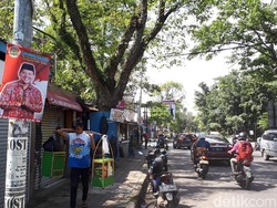 Bawaslu Jabar Minta Pemda Tertibkan Poster Balon yang Gagal Maju