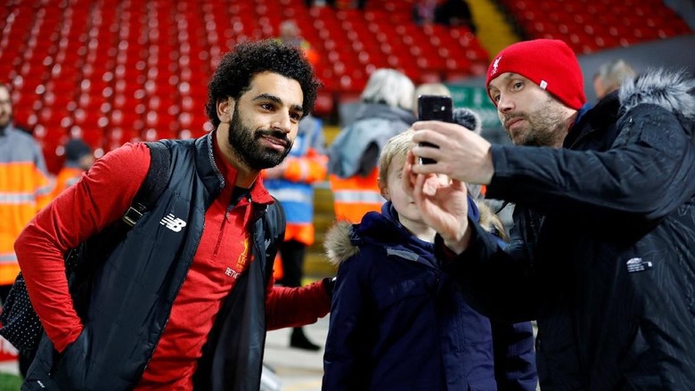 Salah Bahagia di Liverpool Meski Ditaksir Madrid Salah Bahagia di Liverpool Meski Ditaksir Madrid