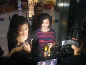 Datangi KPK, Keluarga Bawa Obat Jantung dan Pakaian untuk Fredrich