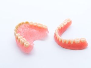 Pasang Gigi Palsu Bisa Pakai BPJS Kesehatan, Begini Caranya