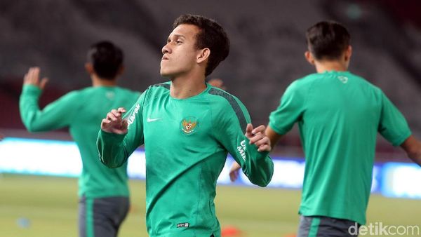Foto: Jajal Rumput GBK, Timnas Indonesia Siap Tempur