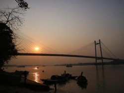 Eksotisnya Sunset di Kolkata