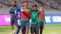 GBK sendiri baru akan dipakai untuk pertandingan sepakbola setelah selesai direnovasi.