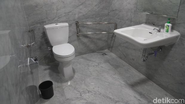 Toilet Canggih untuk Dicoba Presiden Jokowi di GBK
