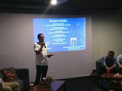 Tolak Celana dari Anggota OK OCE, Sandi: Nanti Gratifikasi