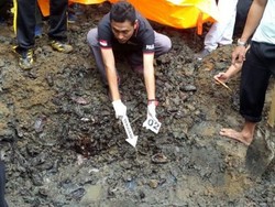 Bunuh Suami karena Cekcok Mulut, IRT Kubur Jasad Korban di Kebun