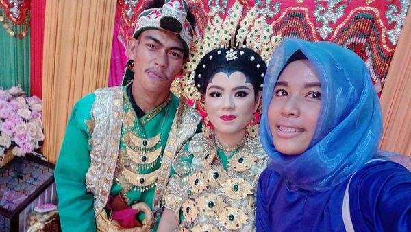 Foto: Pernikahan Pria yang Pingsan Saat Mantan Nyanyi di Resepsi